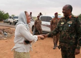 البرهان يلتقي مواطنة بريطانية في الخرطوم البرهان يلتقي مواطنة بريطانية في الخرطوم