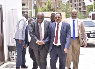 وزير “المعادن” يميط اللثام عن خطة جديدة للحد من تهريب الذهب وزير “المعادن” يميط اللثام عن خطة جديدة للحد من تهريب الذهب