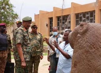 رئيس مجلس السيادة يتفقد ذاكرة السودان الحضارية رئيس مجلس السيادة يتفقد ذاكرة السودان الحضارية