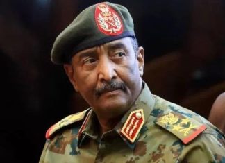 البرهان يجدد تعهده بدحر “قوات الدعم السريع” في دارفور البرهان يجدد تعهده بدحر "قوات الدعم السريع" في دارفور