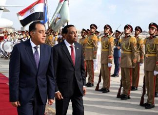 مصر تستقبل كامل إدريس وتناقش ملفات ساخنة مصر تستقبل كامل إدريس وتناقش ملفات ساخنة