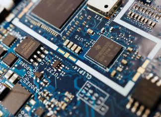 ترامب يهدد بضرائب 100% على واردات أشباه الموصلات ترامب يهدد بضرائب 100% على واردات أشباه الموصلات