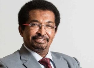 المنصوري ينفي الجنسية الإماراتية ويؤكد تمسكه بالوزارة المنصوري ينفي الجنسية الإماراتية ويؤكد تمسكه بالوزارة