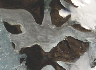 بحيرة خفية تحت جليد غرينلاند تفجر سطحه وتدهش العلماء بحيرة خفية تحت جليد غرينلاند تفجر سطحه وتدهش العلماء