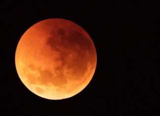 “القمر الدموي” وخسوفه في العالم العربي 7 سبتمبر "القمر الدموي" وخسوفه في العالم العربي 7 سبتمبر