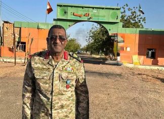 وداع مؤثر لنصر الدين بعد الإحالة للمعاش وداع مؤثر لنصر الدين بعد الإحالة للمعاش