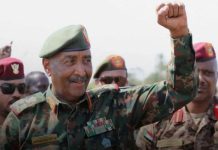 على خلفية إحالة الضباط للتقاعد.. هل ينقلب البرهان على الإسلاميين؟ على خلفية إحالة الضباط للتقاعد.. هل ينقلب البرهان على الإسلاميين؟