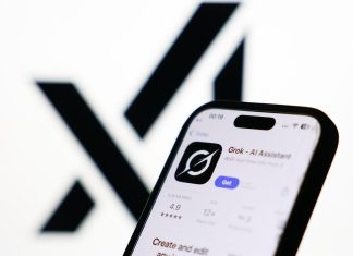 “غروك” يفقد عقود الحكومة الأميركية بسبب تغريداته "غروك" يفقد عقود الحكومة الأميركية بسبب تغريداته