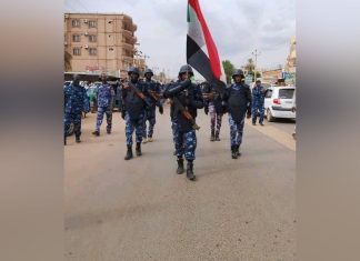 الشرطة السودانية تطمئن المواطنين في الخرطوم الشرطة السودانية تطمئن المواطنين في الخرطوم