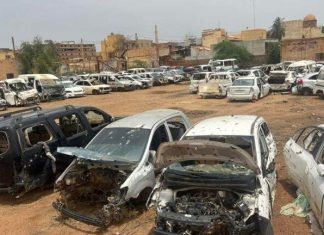 خطة لجمع 15 ألف مركبة مدمرة من شوارع الخرطوم خطة لجمع 15 ألف مركبة مدمرة من شوارع الخرطوم