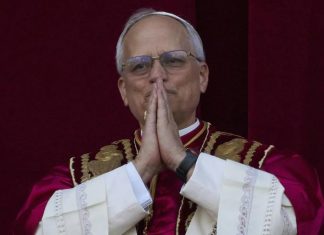 بابا الفاتيكان يصلي من أجل أرواح ضحايا كارثة جبل مرة بابا الفاتيكان يصلي من أجل أرواح ضحايا كارثة جبل مرة