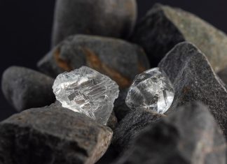 من جزيئات الكربون إلى “ألماس”.. ابتكار ياباني يكسر القواعد من جزيئات الكربون إلى "ألماس".. ابتكار ياباني يكسر القواعد