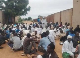 “الدعم السريع” تحتجز الفارين من الفاشر وتبتزهم "الدعم السريع" تحتجز الفارين من الفاشر وتبتزهم