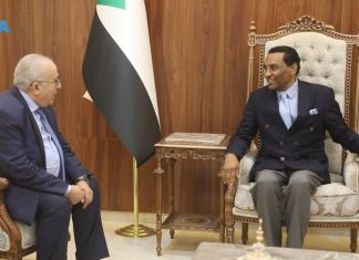 لعمامرة يلتقي كامل إدريس.. هل يبدأ عملية انتقالية مدنية؟ لعمامرة يلتقي كامل إدريس.. هل يبدأ عملية انتقالية مدنية؟