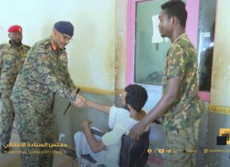 جابر يتفقد جرحى العمليات العسكرية ويقدم تعهدات جابر يتفقد جرحى العمليات العسكرية ويقدم تعهدات