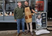 حلاق تركي ينقذ مراهق بريطاني من ورم سرطاني حلاق تركي ينقذ مراهق بريطاني من ورم سرطاني