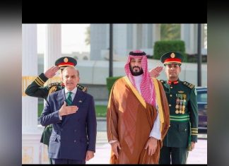 مقارنة استقبال السعودية لرئيسي وزراء باكستان والسودان مقارنة استقبال السعودية لرئيسي وزراء باكستان والسودان