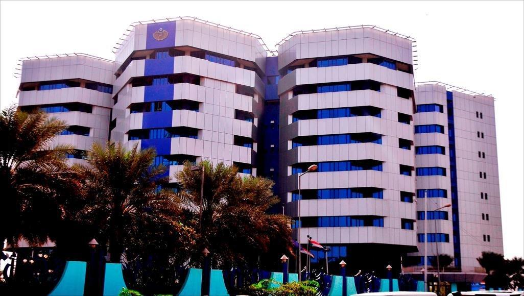 بنك السودان المركزي يكشر عن أنيابه ويحظر 60 شركة بنك السودان المركزي يكشر عن أنيابه ويحظر 60 شركة