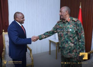 البرهان يقدم نصائح إلى سفير السودان في قطر البرهان يقدم نصائح إلى سفير السودان في قطر