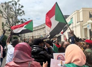 مظاهرات سودانية حاشدة في أوروبا.. الرفض الشعبي يحاصر “تأسيس” مظاهرات سودانية حاشدة في أوروبا.. الرفض الشعبي يحاصر “تأسيس”