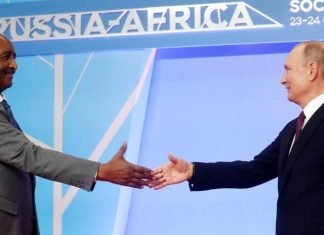 البرهان في موسكو: السودان يفتح صفحة جديدة دوليًا البرهان في موسكو: السودان يفتح صفحة جديدة دوليًا