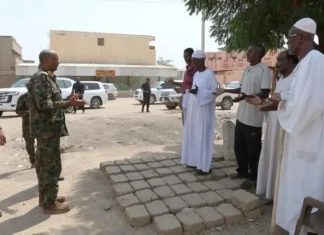 البرهان يعزي ذوي العقيد زكريا في عطبرة البرهان يعزي ذوي العقيد زكريا في عطبرة