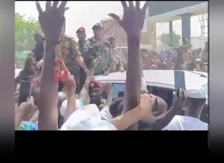 وصول البرهان إلى الأبيض وسط استقبال جماهيري حاشد وصول البرهان إلى الأبيض وسط استقبال جماهيري حاشد