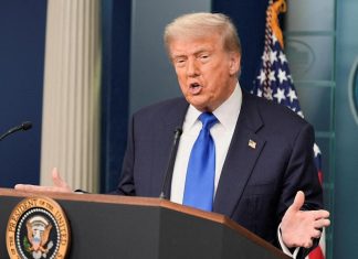 لماذا هاجم ترامب “مايكروسوفت” عبر منصته الخاصة؟ لماذا هاجم ترامب "مايكروسوفت" عبر منصته الخاصة؟