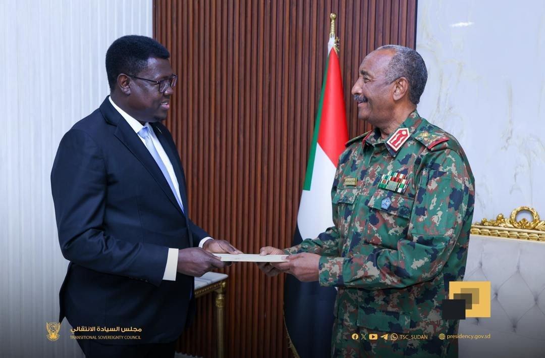 البرهان يتسلم رسالة استراتيجية من سلفاكير