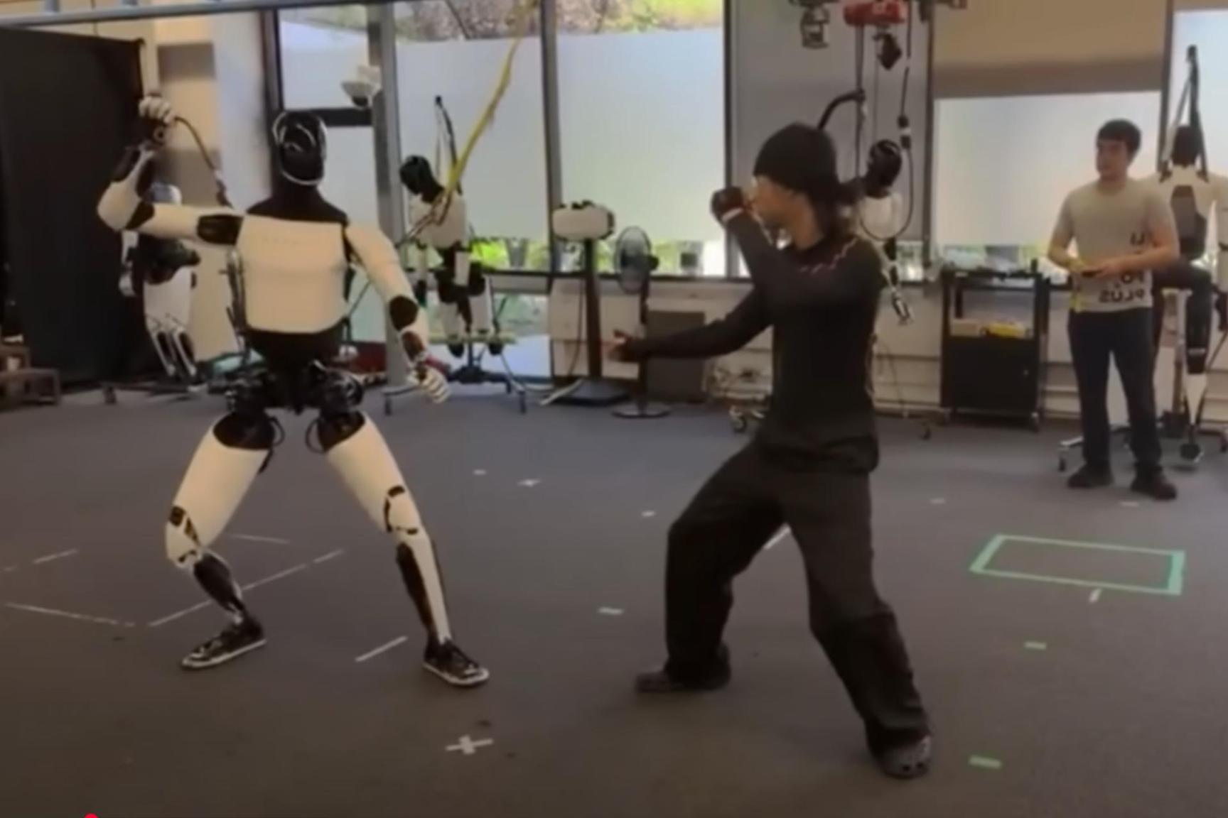 شاهد: روبوت 