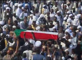 شاهد بالصور جانبا من مراسم تشييع محمد طاهر إيلا شاهد بالصور جانبا من مراسم تشييع محمد طاهر إيلا