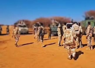 تصدي الجيش السوداني لهجوم مدفعي من الدعم السريع تصدي الجيش السوداني لهجوم مدفعي من الدعم السريع