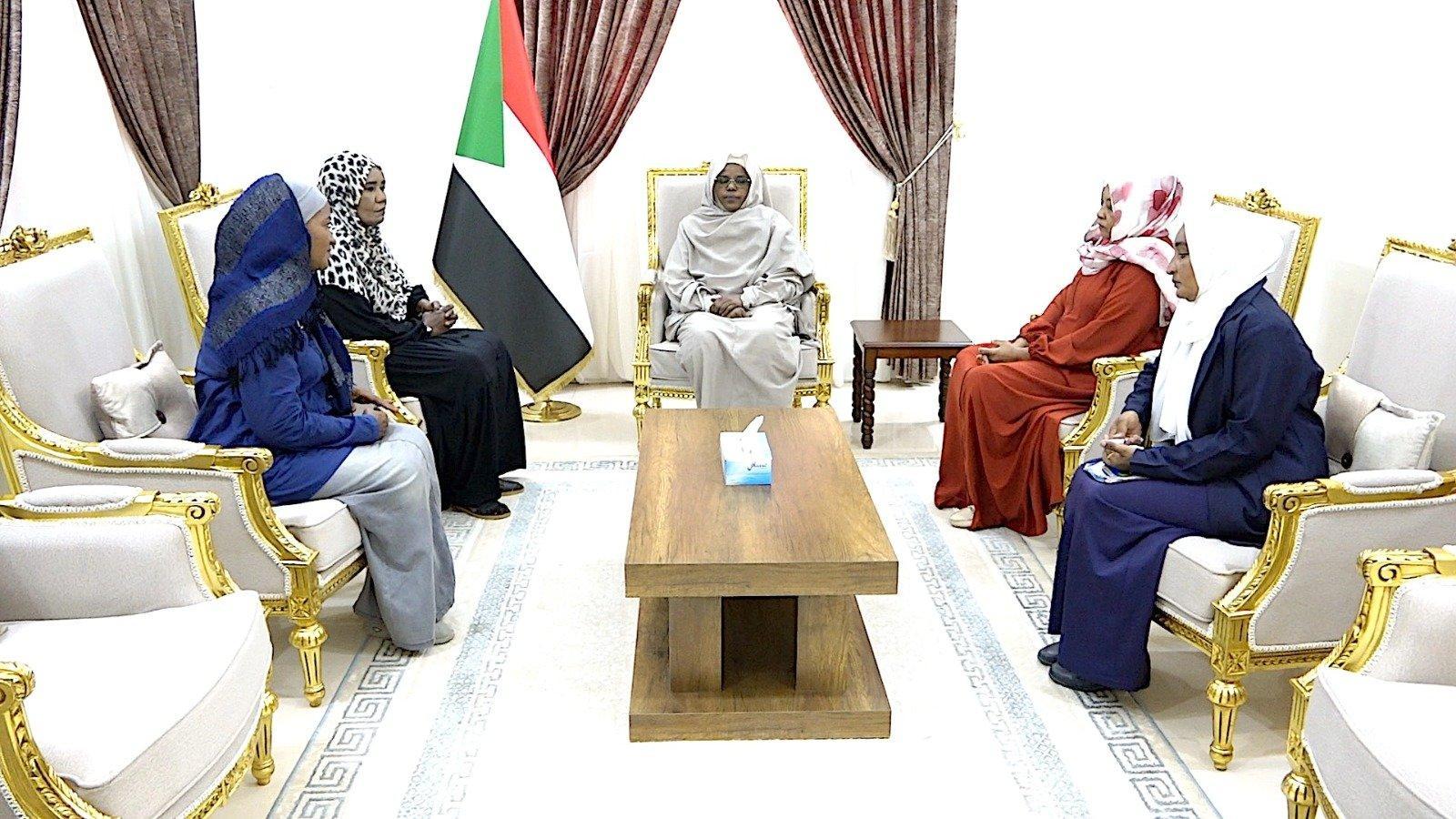 مجلس السيادة يوجه بتعزيز دور المرأة في السياسة مجلس السيادة يوجه بتعزيز دور المرأة في السياسة