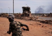 جيش السودان يتصدى لطائرات مسيرة في الخرطوم جيش السودان يتصدى لطائرات مسيرة في الخرطوم