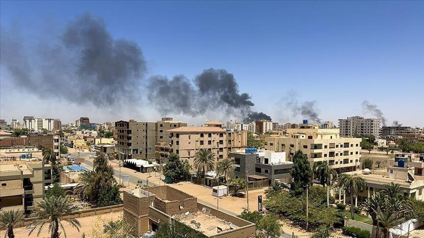 مدنيون في الفاشر يواجهون الجوع والظروف القاسية مدنيون في الفاشر يواجهون الجوع والظروف القاسية