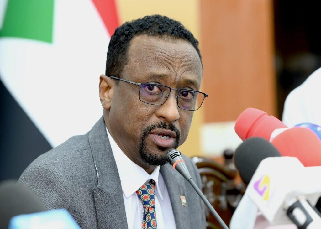 وزير الإعلام: الحكومة مستعدة لإنهاء الحرب وعلاقات مع أمريكا وزير الإعلام: الحكومة مستعدة لإنهاء الحرب وعلاقات مع أمريكا