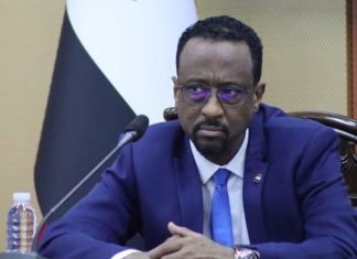 وزير الإعلام يكشف عن عملة مضبوطة في منزل عضو لجنة إزالة التمكين وزير الإعلام يكشف عن عملة مضبوطة في منزل عضو لجنة إزالة التمكين