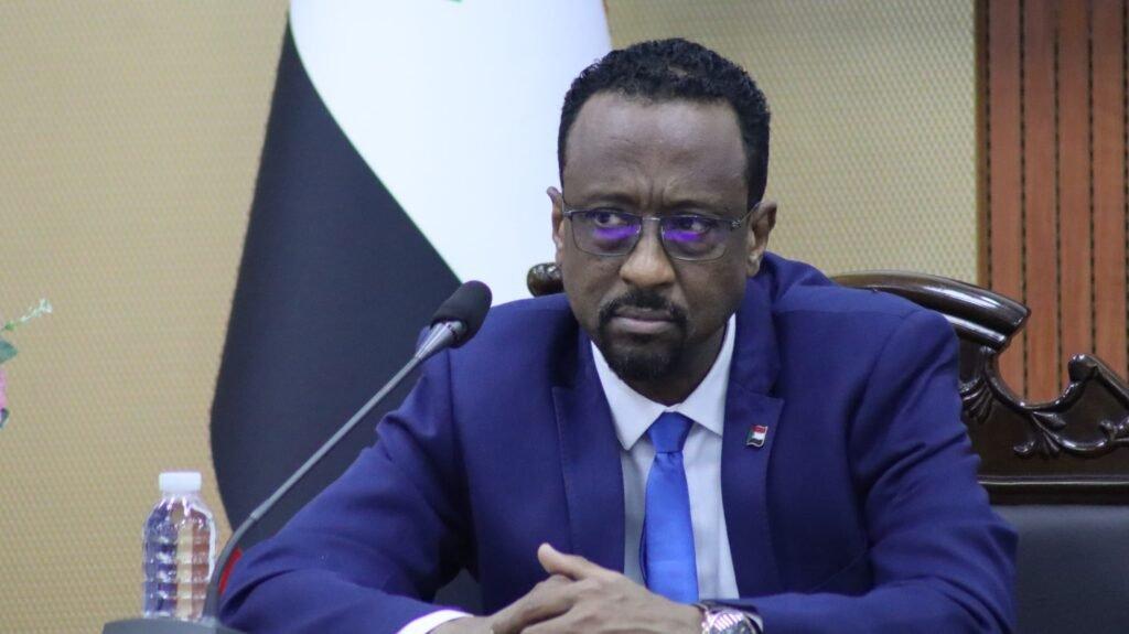 وزير الإعلام يكشف عن عملة مضبوطة في منزل عضو لجنة إزالة التمكين وزير الإعلام يكشف عن عملة مضبوطة في منزل عضو لجنة إزالة التمكين