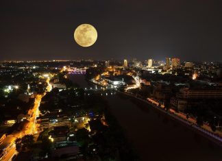 تراه بعينيك.. القمر العملاق يزين سماء العالم العربي الليلة تراه بعينيك.. القمر العملاق يزين سماء العالم العربي الليلة