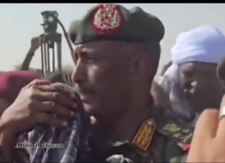 البرهان يتحدث عن النصر من مخيم النازحين بالفاشر البرهان يتحدث عن النصر من مخيم النازحين بالفاشر