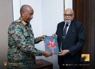 البرهان يتعهد بتنفيذ توصيات ديوان المراجع العام البرهان يتعهد بتنفيذ توصيات ديوان المراجع العام