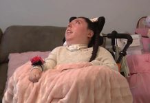 أليكس سيمبسون تحتفل بعيد ميلادها العشرين رغم التحديات أليكس سيمبسون تحتفل بعيد ميلادها العشرين رغم التحديات