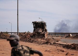 معارك عنيفة بين الجيش و”الدعم السريع” في بابنوسة معارك عنيفة بين الجيش و"الدعم السريع" في بابنوسة