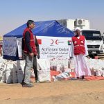 الهلال الأحمر التركي يوزع مساعدات غذائية في الفاشر الهلال الأحمر التركي يوزع مساعدات غذائية في الفاشر
