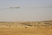 شهود: الجيش السوداني يسقط طائرة مسيرة فوق مدينة الأُبَيِّض شهود: الجيش السوداني يسقط طائرة مسيرة فوق مدينة الأُبَيِّض