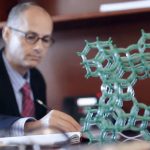 الكيمياء الشبكية: ابتكار يضع عمر ياغي في الصدارة الكيمياء الشبكية: ابتكار يضع عمر ياغي في الصدارة