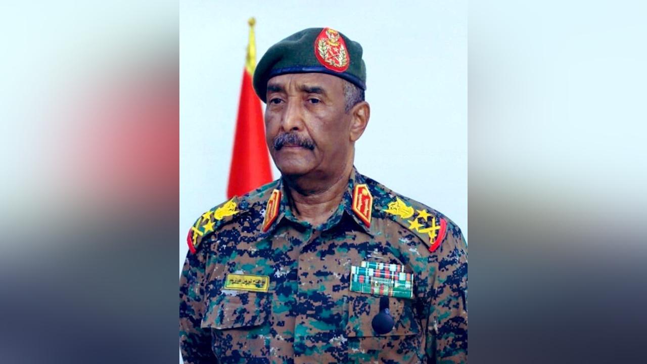 اتصال البرهان بمنتخب السودان بعد تأهله لكأس العرب اتصال البرهان بمنتخب السودان بعد تأهله لكأس العرب