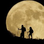 تشاهده بعينيك.. القمر العملاق يزين سماء العالم العربي الليلة تشاهده بعينيك.. القمر العملاق يزين سماء العالم العربي الليلة