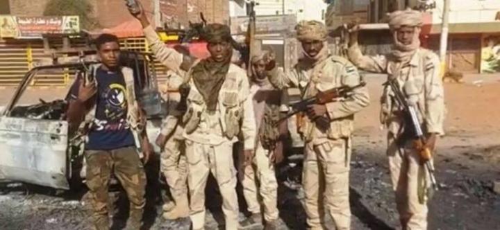 احتجاز 100 أسرة في بابنوسة من قبل الدعم السريع احتجاز 100 أسرة في بابنوسة من قبل الدعم السريع