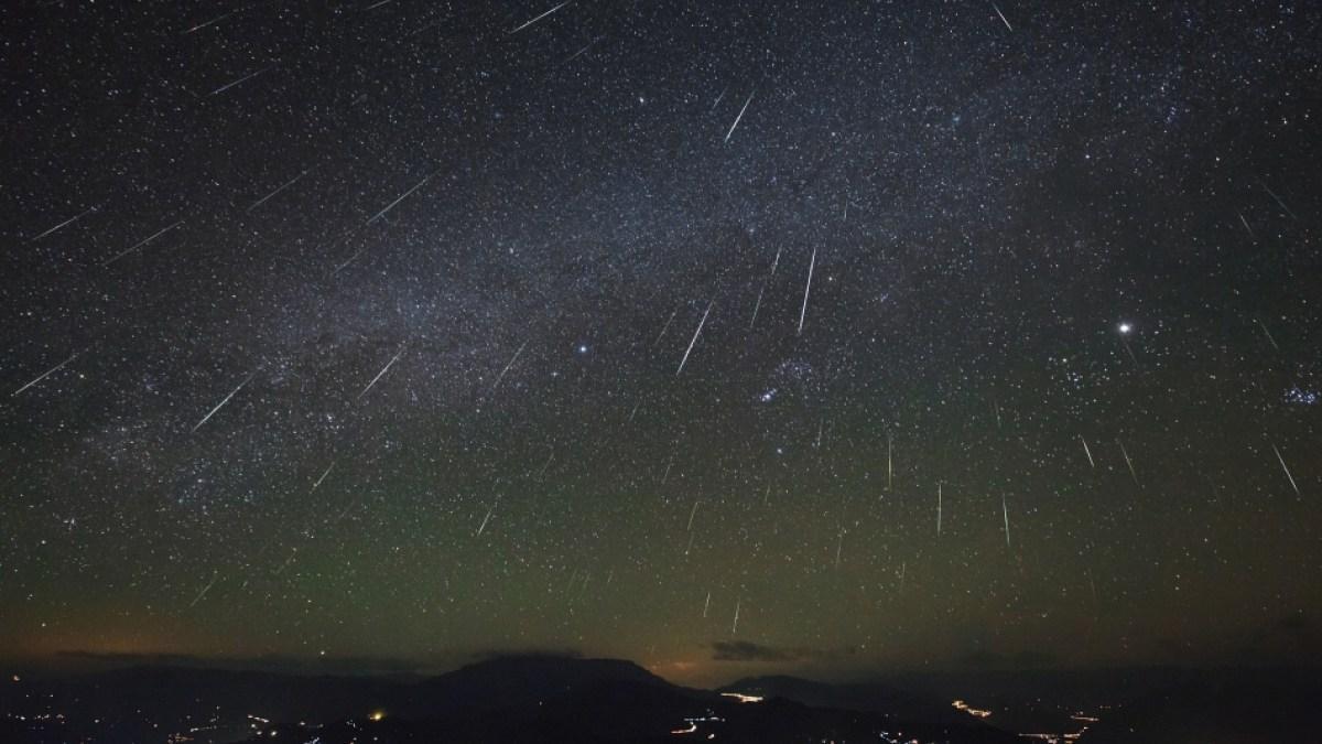 أمطار الشهب في منتصف ديسمبر.. كيف ومتى تراها بعينيك؟ أمطار الشهب في منتصف ديسمبر.. كيف ومتى تراها بعينيك؟